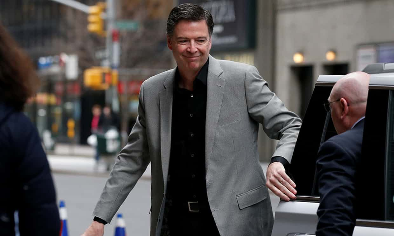 Illustration for article titled Politics: I guess Comey is the hero now?